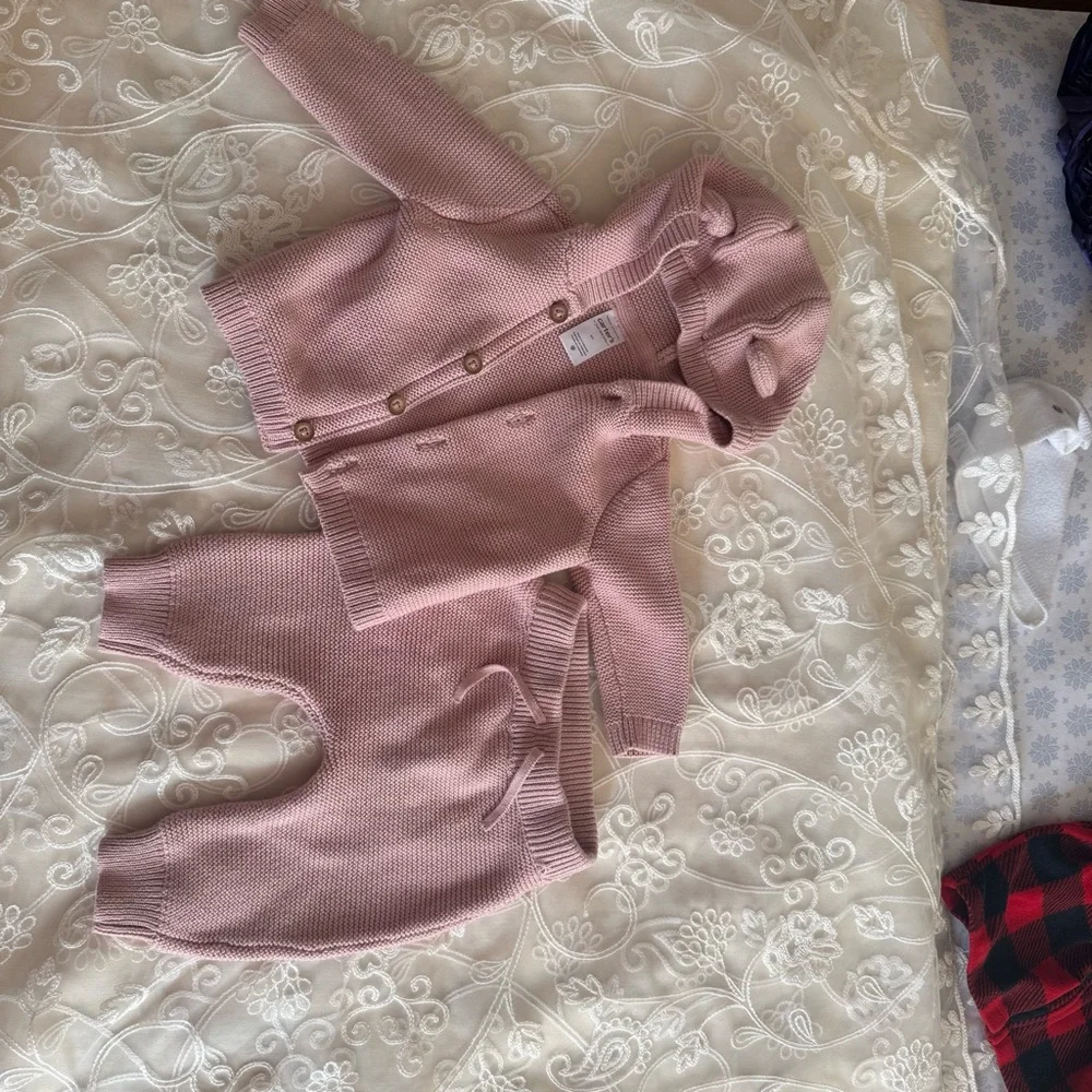 Carter's Cozy Pink Matching Set with Hooded Sweater size 6 months.